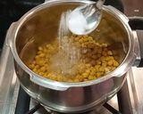 A picture of step 1 of Kala chana palak -Semi dry masala sabji.