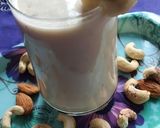 A picture of step 4 of Banana peanut butter smoothie.