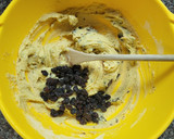 Foto del paso 3 de la receta: Galletitas de garbanzo y mijo con chocolate y pasas