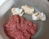 Foto del paso 4 de la receta: Bocadillo de albóndigas con chistorra y queso