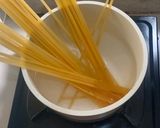 Foto langkah ke 2 dari resep # 151 : Creamy Fettuccine Carbonara.