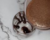A picture of step 3 of Oreo Chocolate shake.