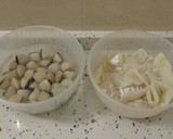 Foto del paso 1 de la receta: Alcachofas, almejas y bacalao al ajillo