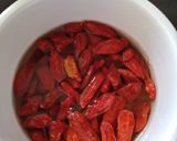 A picture of step 1 of Goji Leaves Soup.