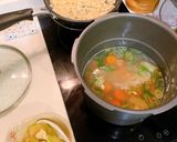 รูปขั้นตอนการทำที่ 4 ของ ซุปอกไก่พาสต้า🍲🥕🥔style by barbie👩🏼‍🍳