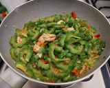 Foto langkah ke 3 dari resep Tumis Pare Udang.