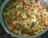 A picture of step 4 of Chopsuey w/ Chicken Liver & Chicken Meat in Oyster Sauce.