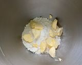 Une image de l'étape 2 de Pâte brisée à la farine de blé, miel et pistache.