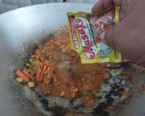 Foto langkah ke 4 dari resep Mie Goreng Aceh.