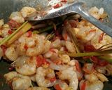 Foto langkah ke 3 dari resep Ide bekal kantor-sambal udang kuah.