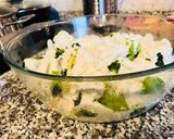 Sajtos-tejfölös, brokkolis csirke (Gluténmentesen is) recept fázis 3 fotója