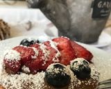 Foto del paso 5 de la receta: Hot cake con frutilla y arándanos