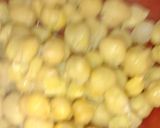 A picture of step 1 of White Chana Chaat.