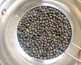 A picture of step 1 of Dal makhani.