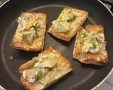 Foto del passaggio 3 della ricetta Bruschette di capesante marinate al finocchietto selvatico