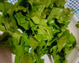 Foto langkah ke 1 dari resep Oseng Daun Melinjo So, Terong, & Tempe.