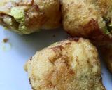 A picture of step 3 of Ulta pulta mini vadapav bites.