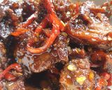 Foto langkah ke 6 dari resep Tulang Ayam Pedas Manis.