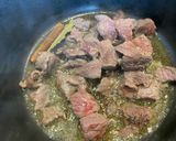A picture of step 1 of Lebanese green beans stew.