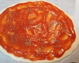 Foto del paso 1 de la receta Pizza con salmón ahumado y gambas