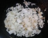 Foto del paso 2 de la receta: Bondiola de cerdo mechada con ciruelas y damascos