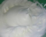 صورة لخطوة 2 من وصفة الكيكه الاسفنجيه