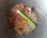 Foto langkah ke 2 dari resep Ikan Asap Bumbu Kluwak.