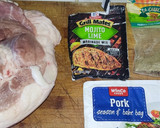 Foto del paso 1 de la receta: Cerdo asado con aderezo de salsa soya, perejil y ajo