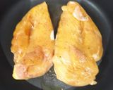 Foto del paso 1 de la receta: Cubos de pollo con Salsa Cremosa de Calabaza Asada, Mango, Lima y Yakiniku