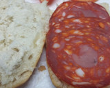 Foto del paso 4 de la receta: Bocata de chorizo con tomate restregado y aceite