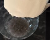 Foto del paso 1 de la receta: Chía pudding de grosellas rojas con yogur griego orgánico y base de frutos secos (saga Islandia) 🇮🇸