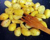 Foto del paso 4 de la receta: Dorada al papillote en salsa teriyaki y patatas cremosas