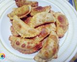 A picture of step 6 of Mini-Meatpie.