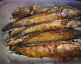 Foto langkah ke 5 dari resep Ikan gabus kecil goreng.