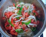 Foto del paso 5 de la receta Boquerones al horno con de salsa de picadillo de tomates