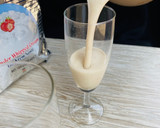 A picture of step 2 of Banana and dates milkshake.
