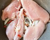 Foto del paso 1 de la receta: Filetes de pollo con queso crema light y verduras