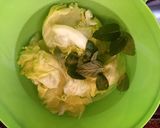 Foto del paso 1 de la receta: Ensalada navideña con manzana y arándanos