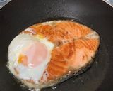 รูปขั้นตอนการทำที่ 2 ของ แซลม่อนไข่ดาวทอด