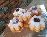 Foto langkah ke 8 dari resep Donat bunga.