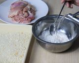 Foto langkah ke 2 dari resep Chicken Katsu Super Simple.