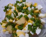 Foto del paso 5 de la receta: Cebolla de verdeo con papines y huevo