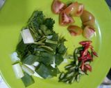 Foto langkah ke 2 dari resep 15. Ikan Asap Masak Kuning.