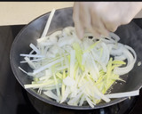 Foto del paso 1 de la receta: Huevos en salsa bretona