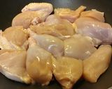 Foto del paso 1 de la receta: Pollo en su jugo con verduras🌺