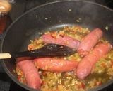 Foto del paso 4 de la receta: Chorizos en salsa de tomate
