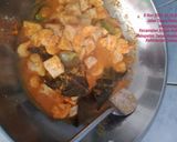 Foto langkah ke 5 dari resep Kothok daun singkong / sayur oblok-oblok.