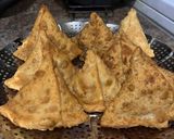 A picture of step 11 of Aloo samosas.