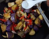Foto langkah ke 3 dari resep Tumis Terong Ungu.