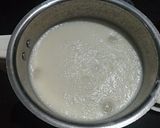 A picture of step 2 of Banana chocolate shake.